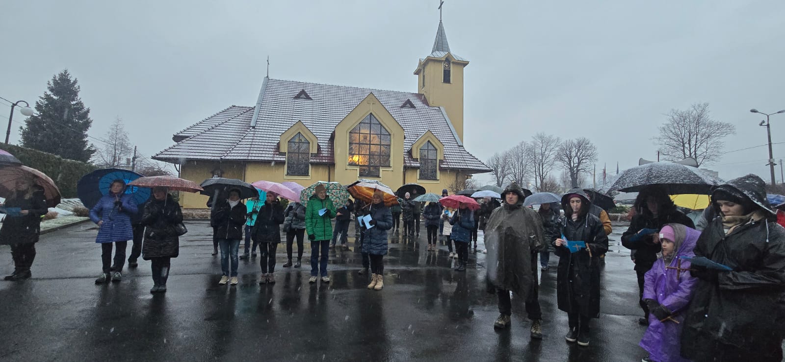Droga Krzyżowa ulicami naszej Parafii Image